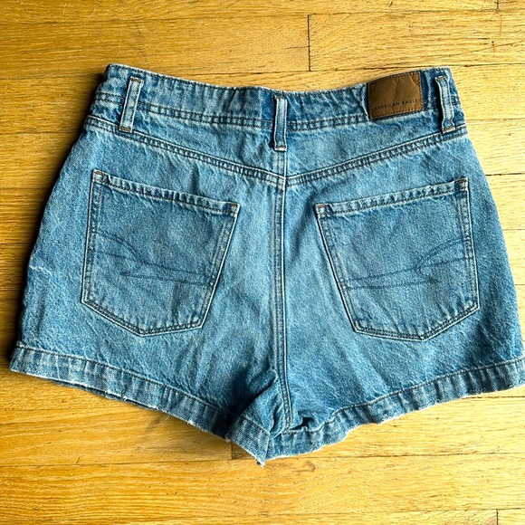 AE Mom Short - Picture 2 of 2